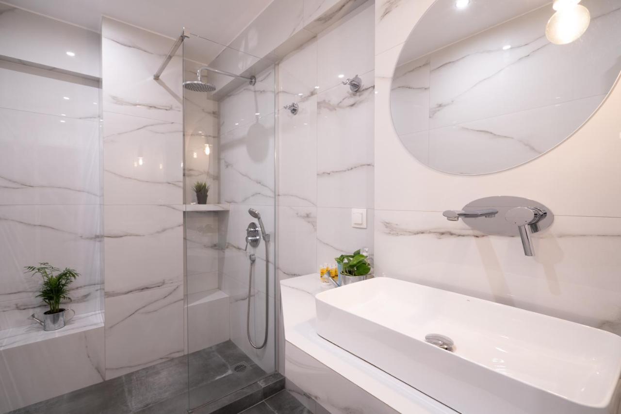 Plaka With Acropolis Rooftop View Access Apartment Athens
